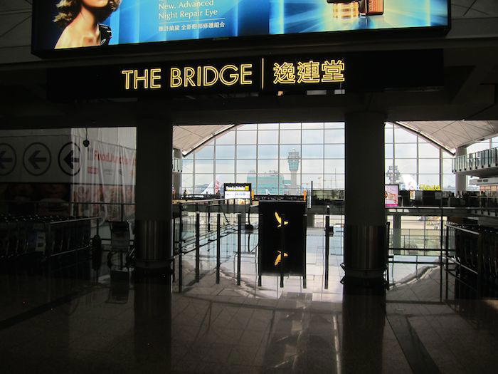 Cathay-Pacific-The-Bridge-Lounge-11