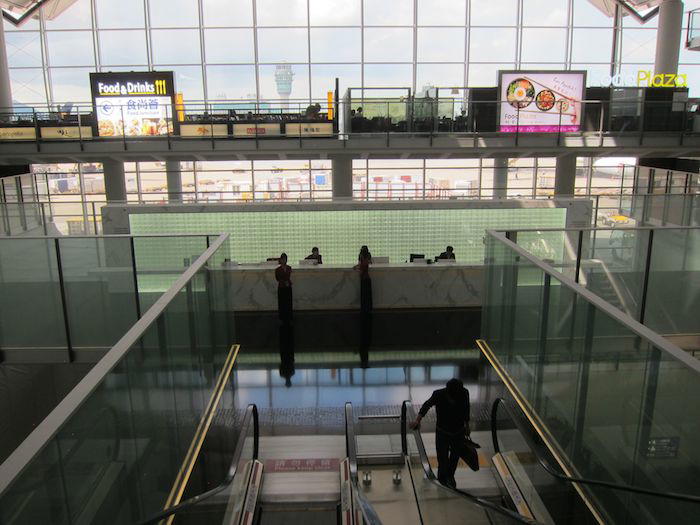 Cathay-Pacific-The-Bridge-Lounge-12
