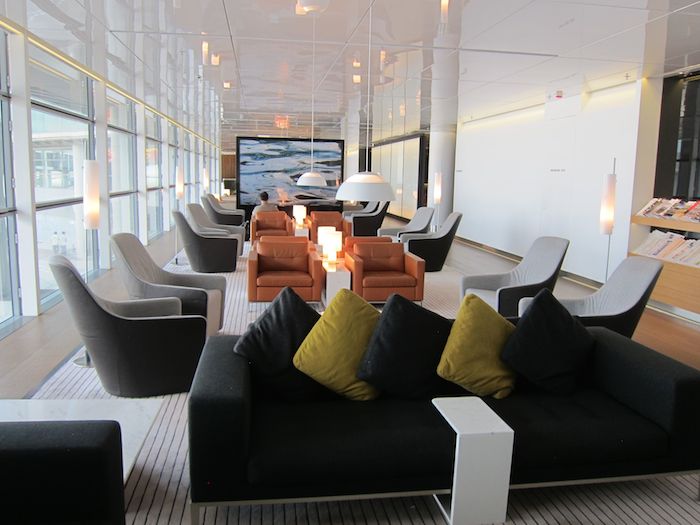 Cathay-Pacific-The-Bridge-Lounge-15