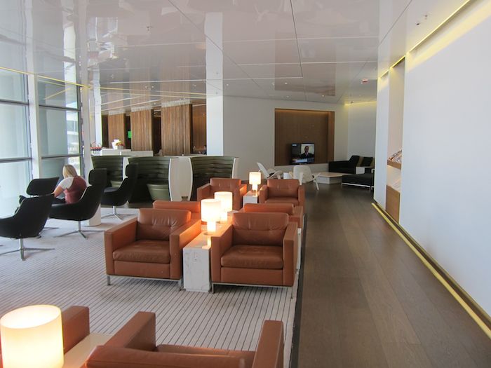 Cathay-Pacific-The-Bridge-Lounge-18