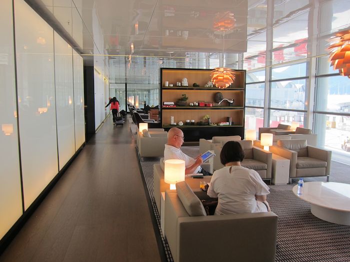 Cathay-Pacific-The-Bridge-Lounge-19