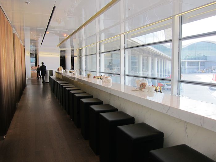 Cathay-Pacific-The-Bridge-Lounge-26