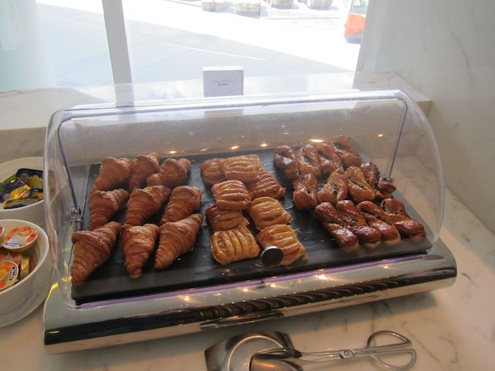 Cathay-Pacific-The-Bridge-Lounge-27