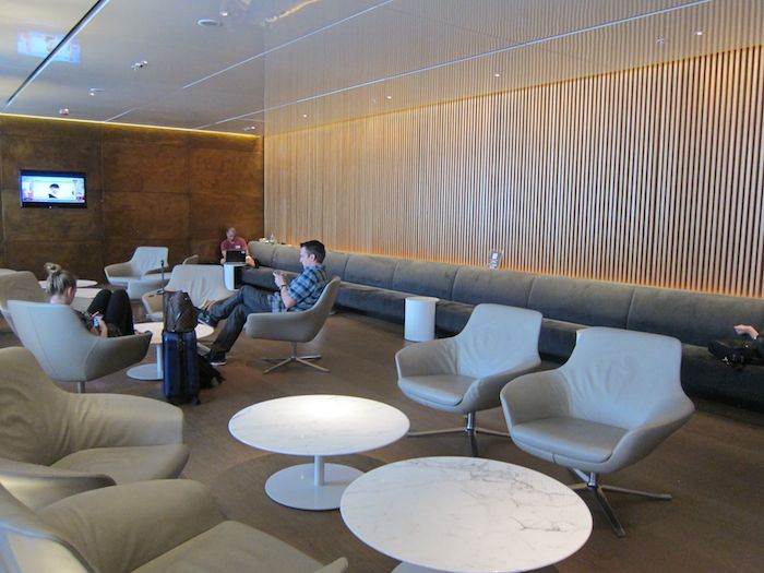Cathay-Pacific-The-Bridge-Lounge-30