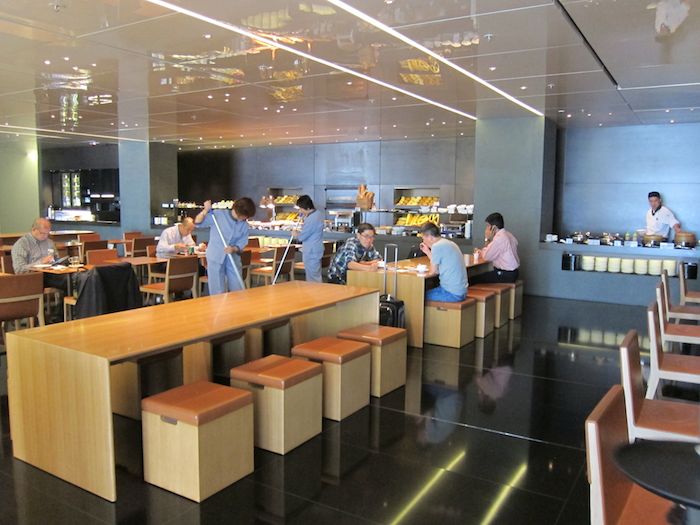 Cathay-Pacific-The-Bridge-Lounge-32