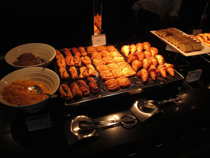 Cathay-Pacific-The-Bridge-Lounge-38