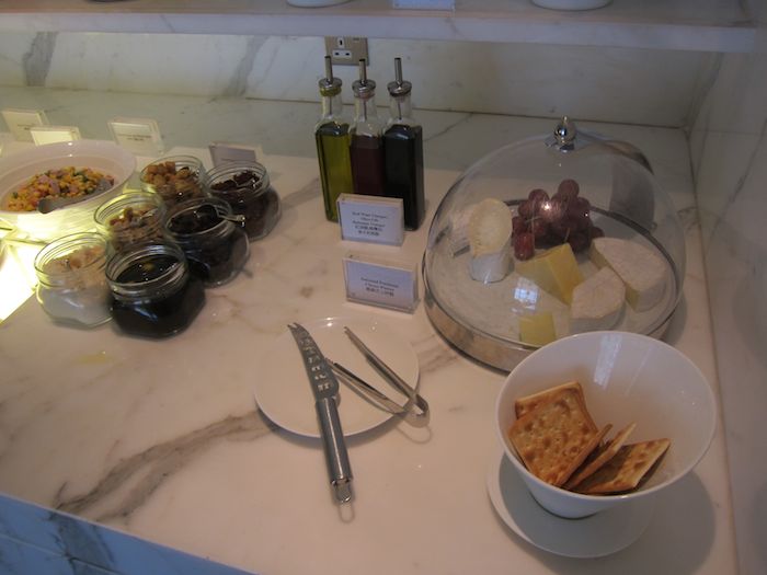 Cathay-Pacific-The-Bridge-Lounge-57