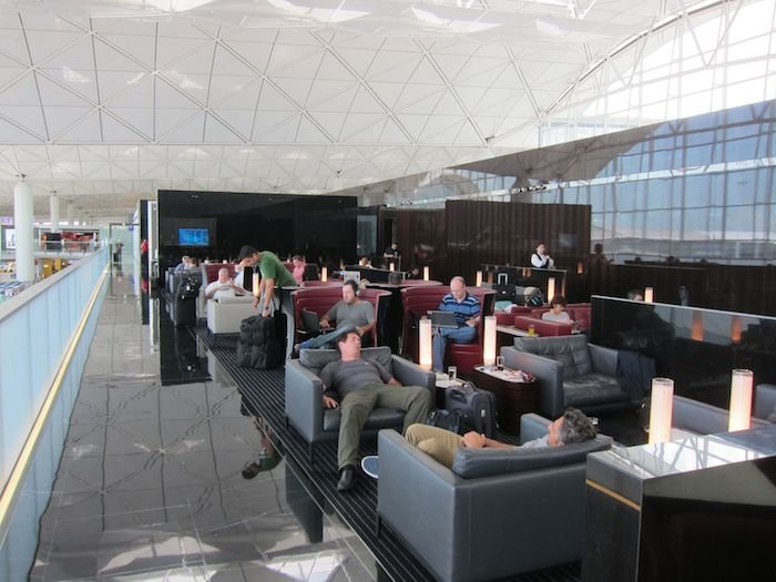 Cathay-Pacific-The-Wing-Lounge-06