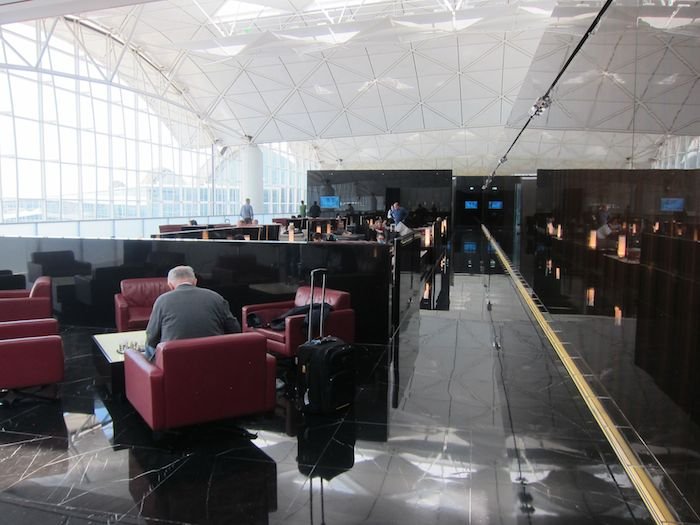 Cathay-Pacific-The-Wing-Lounge-07
