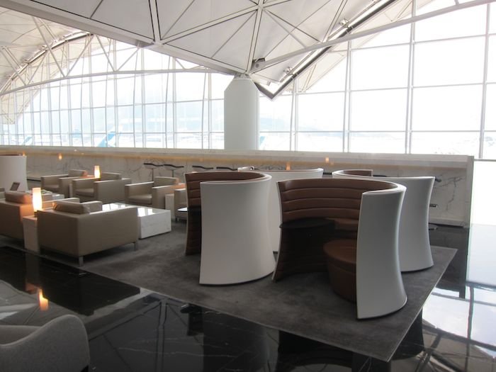 Cathay-Pacific-The-Wing-Lounge-09
