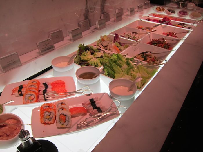 Cathay-Pacific-The-Wing-Lounge-22