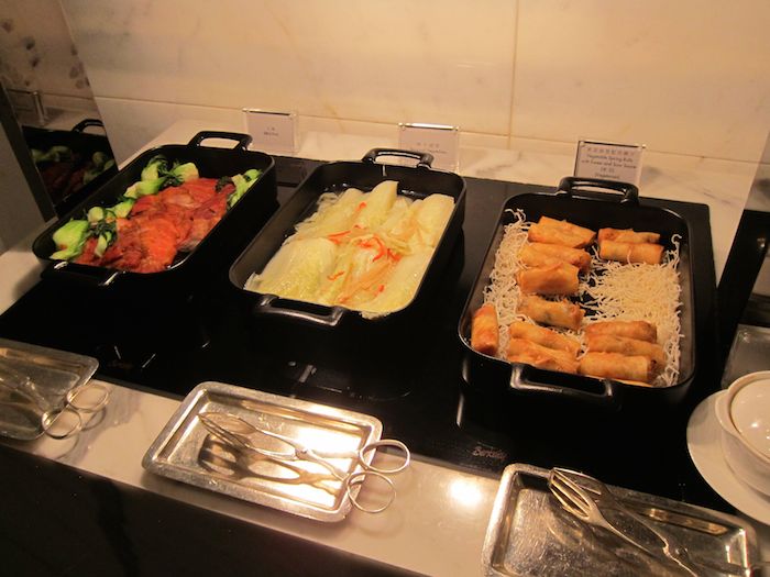 Cathay-Pacific-The-Wing-Lounge-25