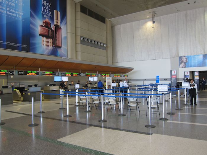 Star-Alliance-First-Lounge-LAX-05