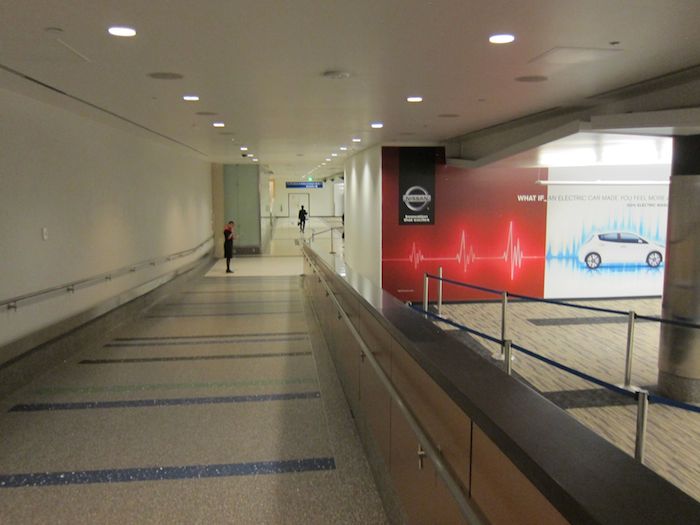 Star-Alliance-First-Lounge-LAX-08