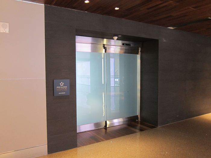 Star-Alliance-First-Lounge-LAX-12