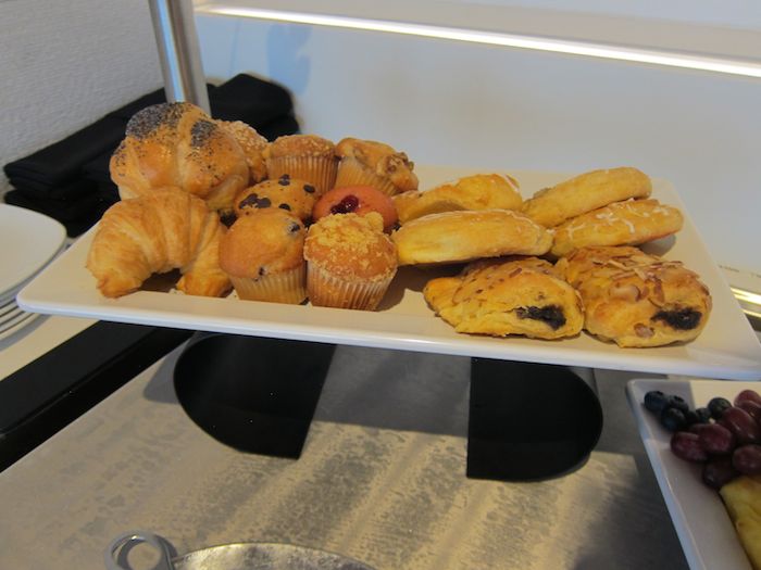 Star-Alliance-First-Lounge-LAX-20