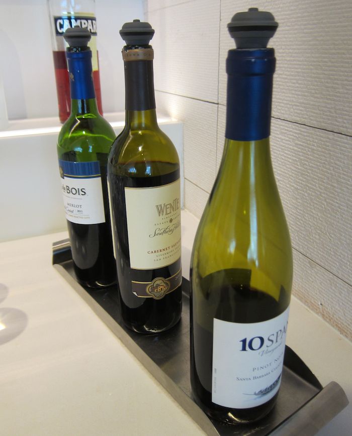 Star-Alliance-First-Lounge-LAX-28