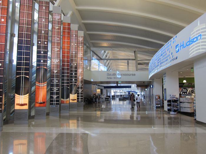 Star-Alliance-First-Lounge-LAX-35
