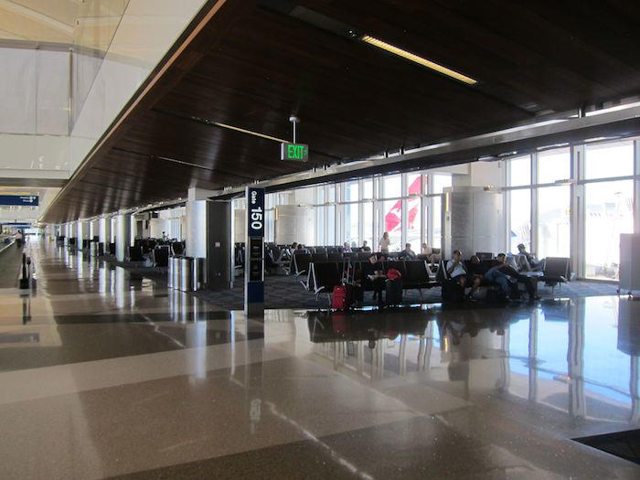 Star-Alliance-First-Lounge-LAX-37