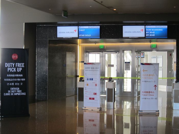 Star-Alliance-First-Lounge-LAX-39