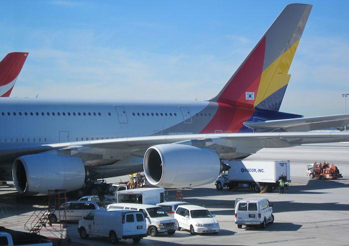 Star-Alliance-First-Lounge-LAX-40
