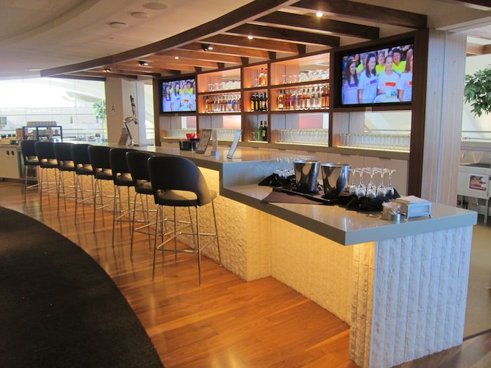 Star-Alliance-Lounge-LAX-06