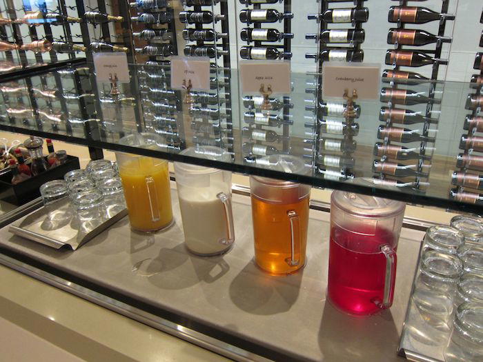 Star-Alliance-Lounge-LAX-19