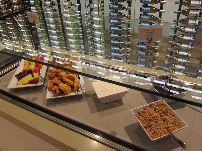 Star-Alliance-Lounge-LAX-20
