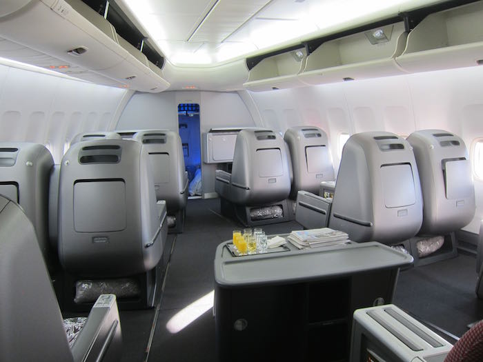 Qantas-Business-Class-747-03