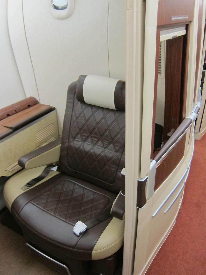 Singapore-A380-Suites-Class-01