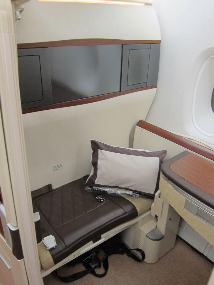 Singapore-A380-Suites-Class-02