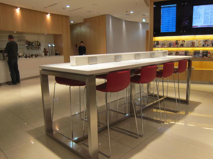 Air-Canada-Lounge-Frankfurt-07