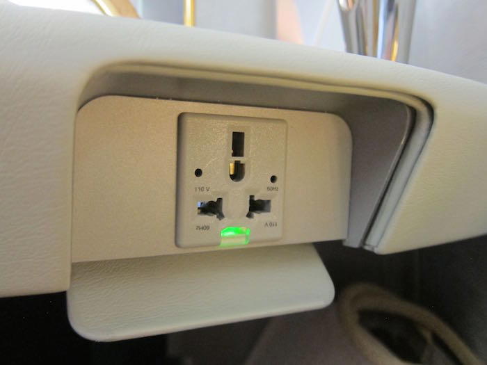 Emirates-A380-First-Class-008