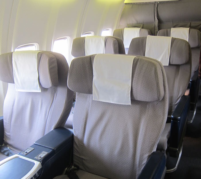 Qantas-737-Business-Class-01