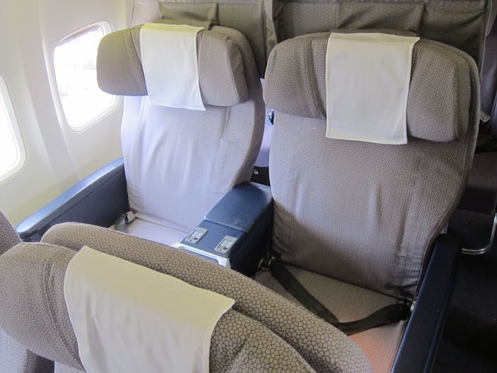 Qantas-737-Business-Class-02