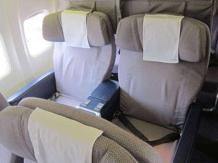 Qantas-737-Business-Class-02