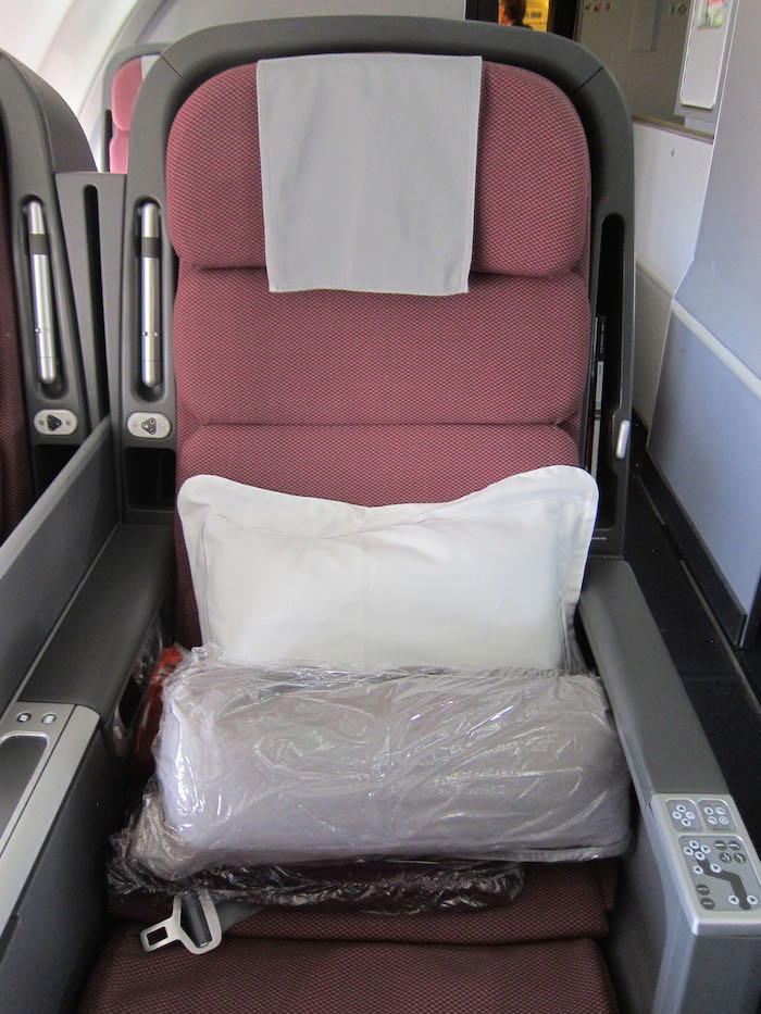 Qantas-747-Business-Class-05