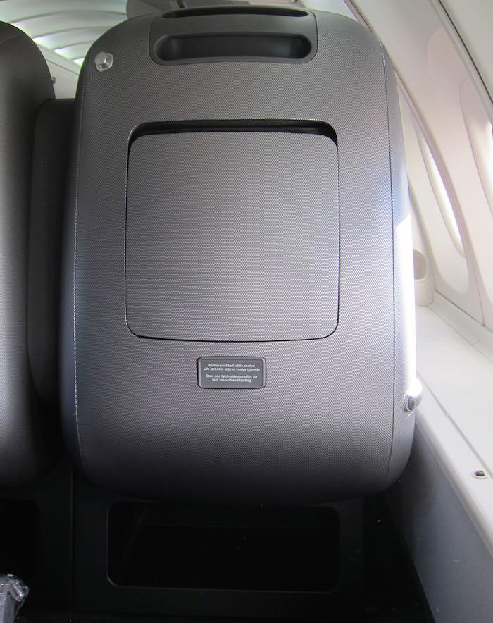 Qantas-747-Business-Class-06