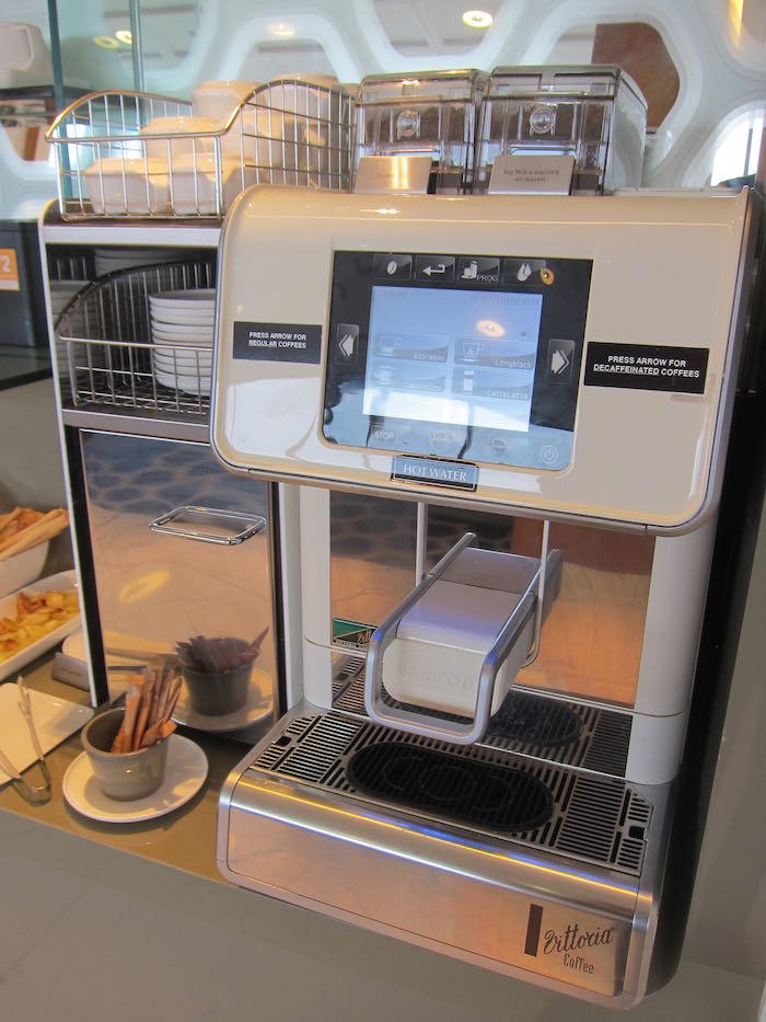 Qantas-First-Lounge-Sydney-32
