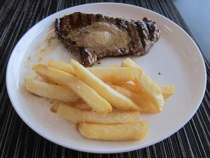 Qantas-First-Lounge-Sydney-46