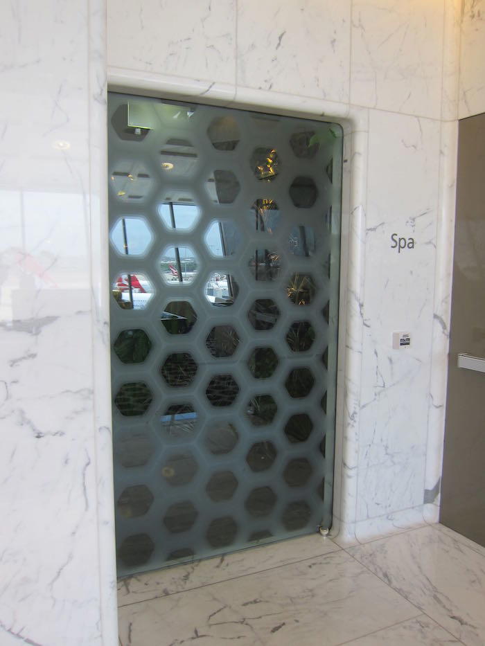 Qantas-First-Lounge-Sydney-54