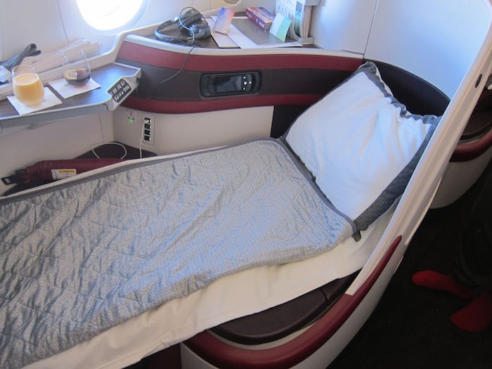 Qatar-Airways-A350-Business-Class-12