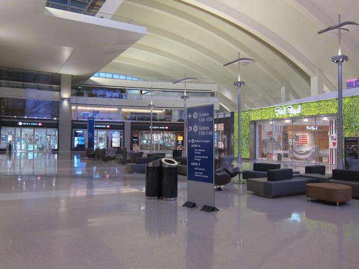 oneworld-lounge-LAX-07