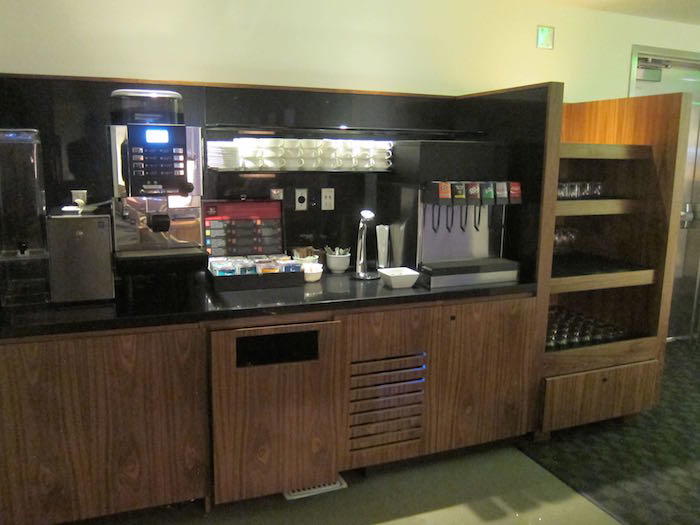 oneworld-lounge-LAX-24