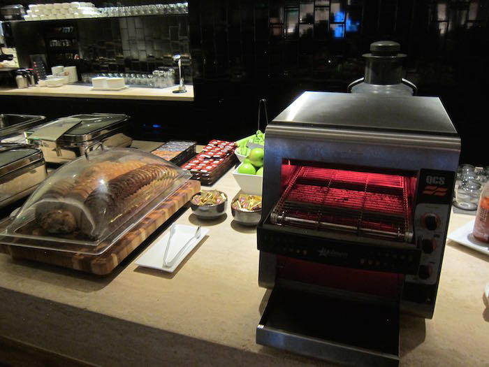 oneworld-lounge-LAX-33