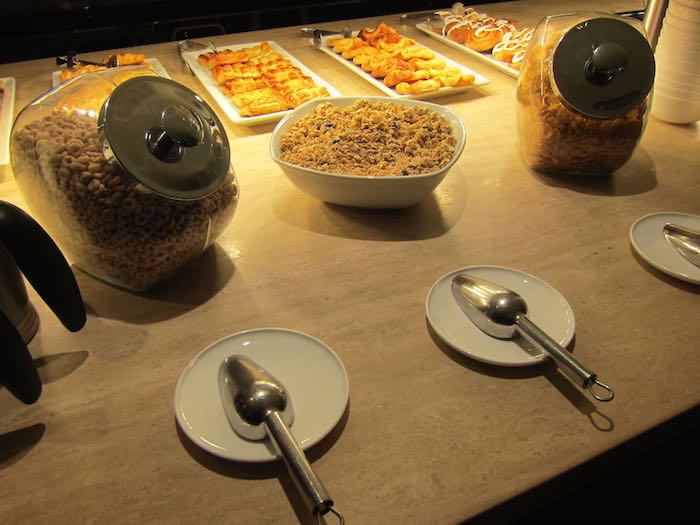 oneworld-lounge-LAX-39