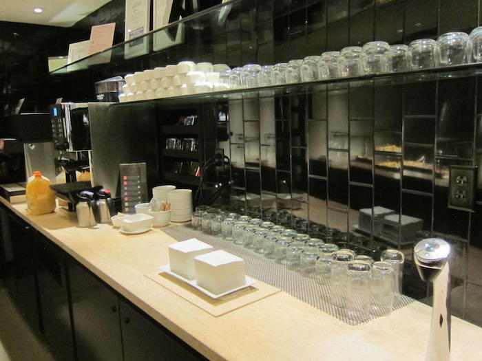 oneworld-lounge-LAX-40
