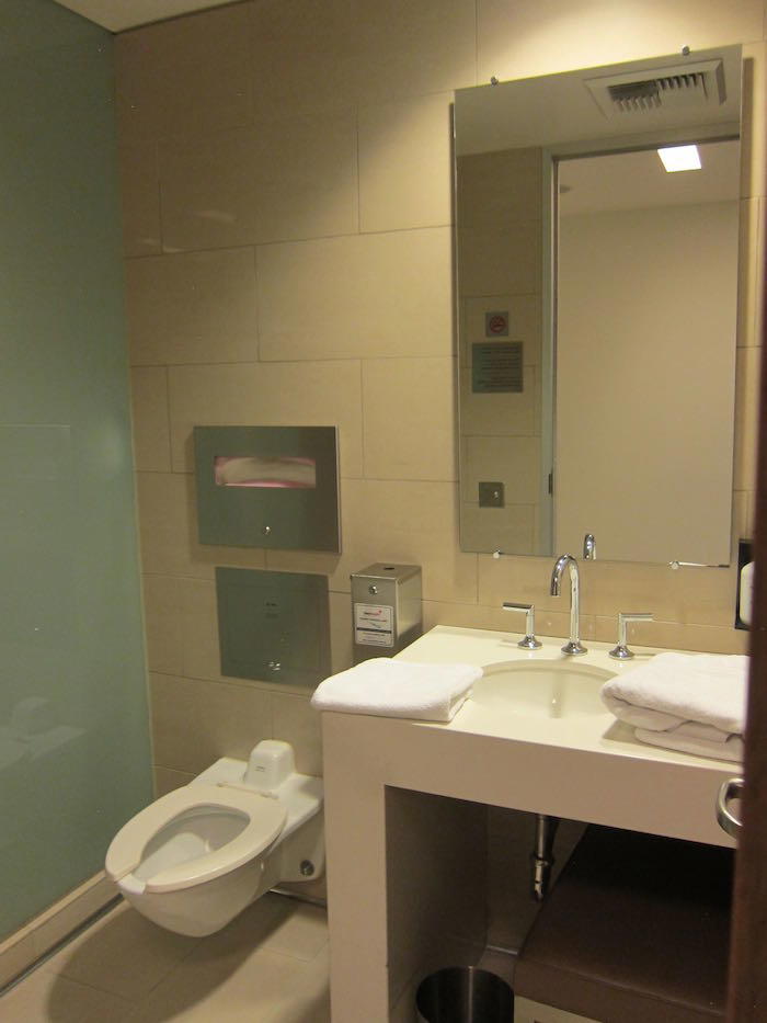 oneworld-lounge-LAX-43