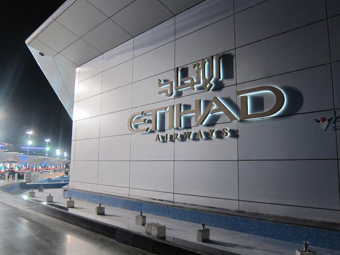 Etihad-Lounge-Abu-Dhabi-01