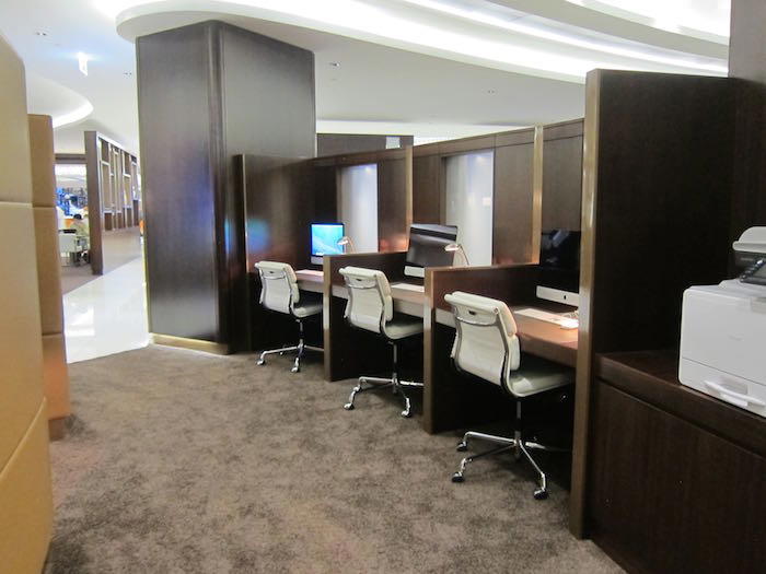 Etihad-Lounge-Abu-Dhabi-30